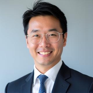 佐藤健一氏のプロフェッショナルなポートレート写真